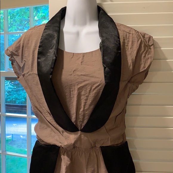 Taupe colored dress from Thailand - Picture 3 of 10